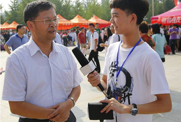 童道赤主持市委常委会议，以党建工作为指导，推动党建工作与中心工作相互促