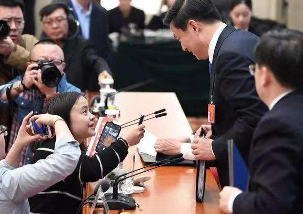 本次会议在三亚召开，将推动旅游业向更高质量发展！